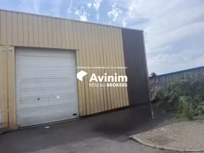 Cède local d'activité de 350m² à Boissy-l'Aillerie