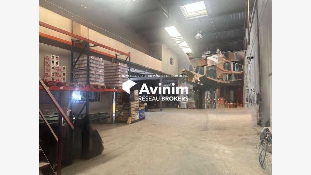 Cède local d'activité de 350m² à Boissy-l'Aillerie