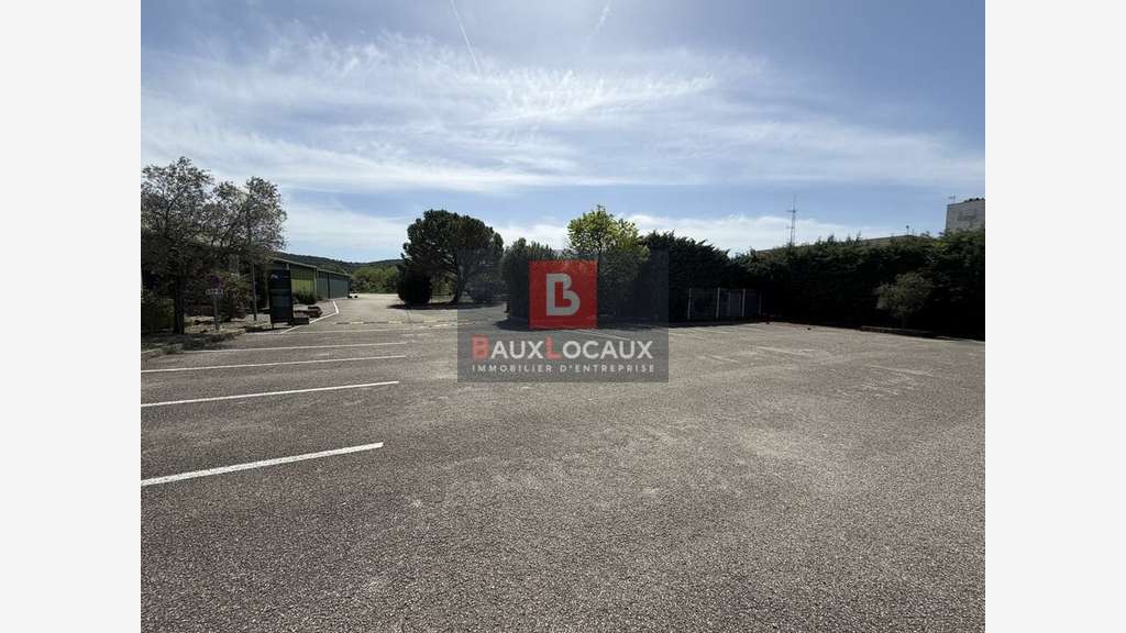 Entrepôt logistique de 9000m² à vendre à Bollène