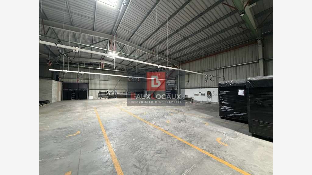 Entrepôt logistique de 9000m² à vendre à Bollène