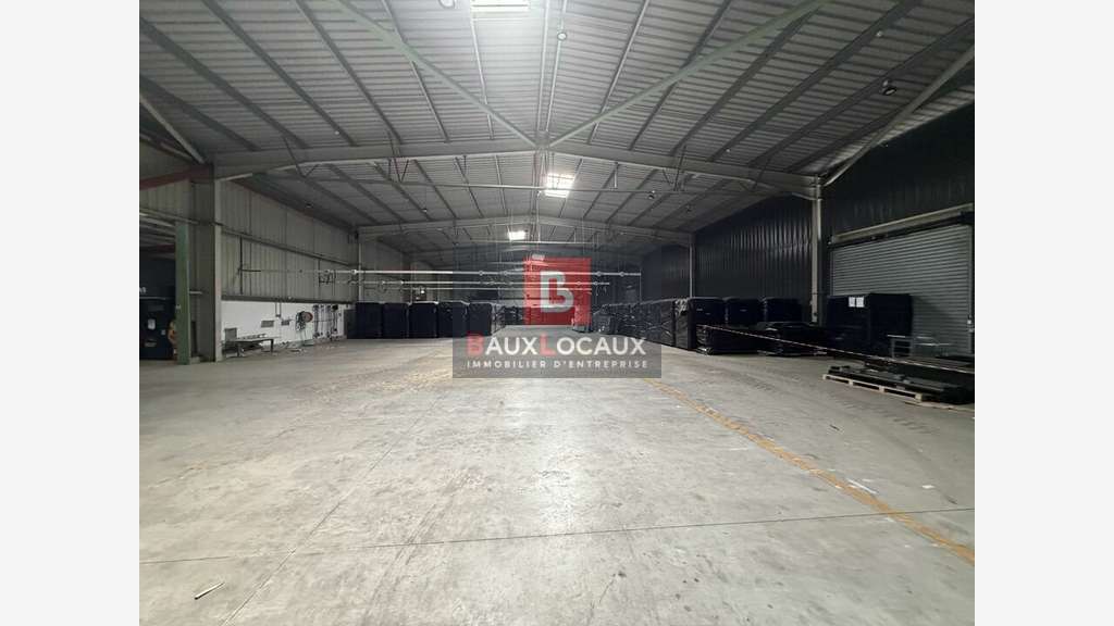 Entrepôt logistique de 9000m² à vendre à Bollène
