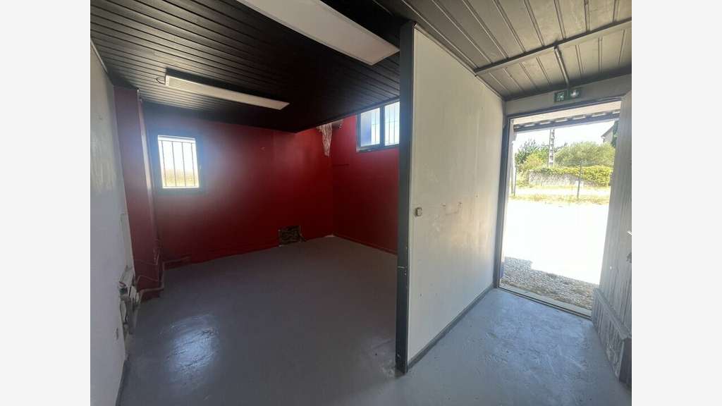 BOLLÈNE - LOCAL D'ACTIVITE à vendre