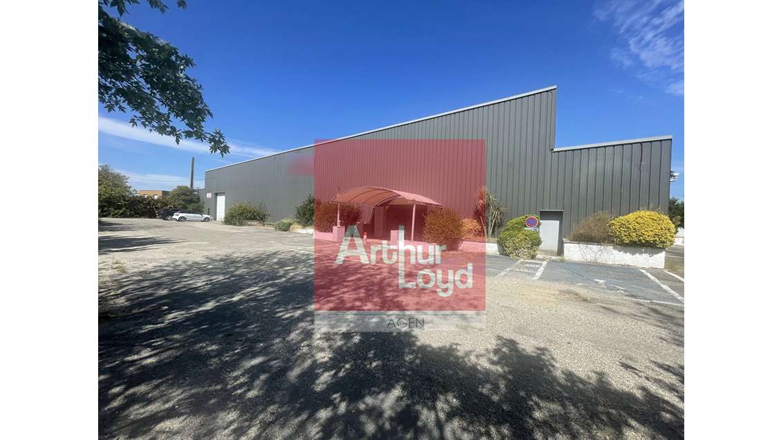 Local 2250m² sur terrain 6650m² à Bon-Encontre