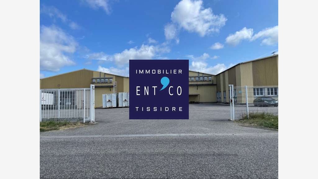 Vente entrepôt de 3750m² avec quais à Boé