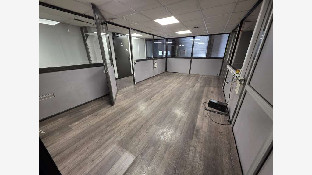 Bâtiment d'activités de 1712m² à vendre à Bondues