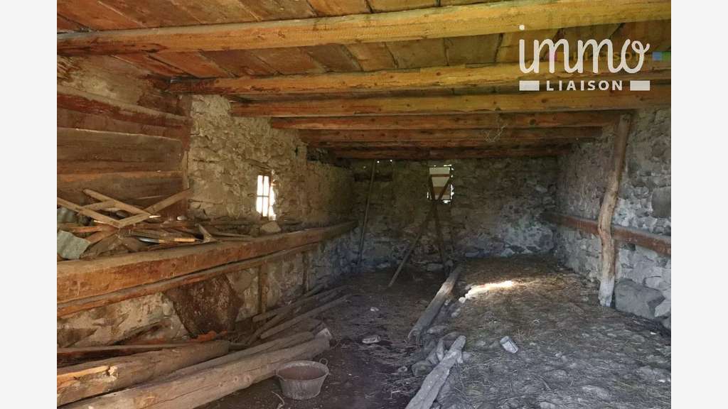 Vente belle grange d'alpage à rénover à Bonneval