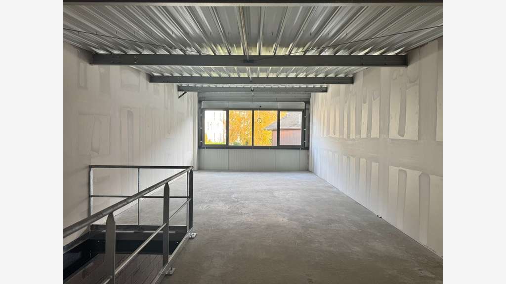 Entrepôt de 230m² à vendre à Bonneville