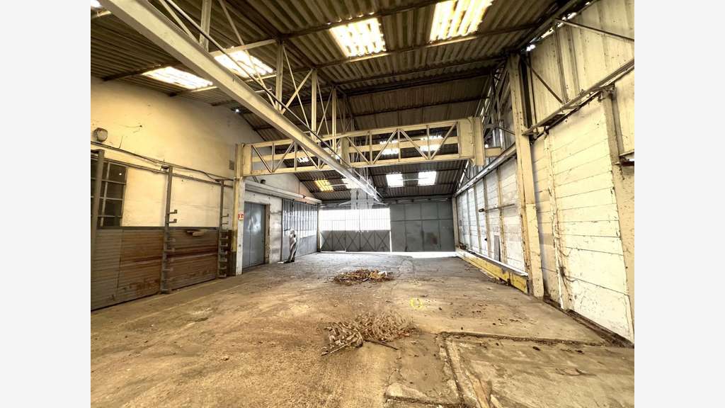 A vendre locaux 3170m² à Bonnières-sur-Seine 