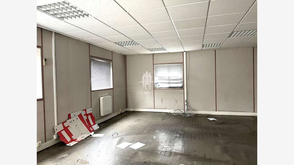 A vendre locaux 3170m² à Bonnières-sur-Seine 