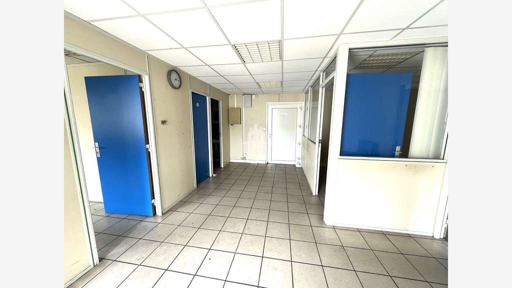 A vendre locaux 3170m² à Bonnières-sur-Seine 