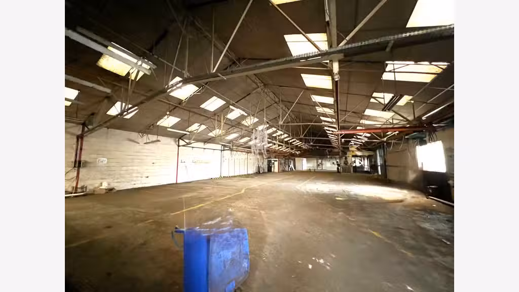 A vendre locaux 3170m² à Bonnières-sur-Seine 
