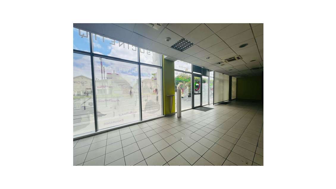Murs commerciaux 159m² Rive Droite Bordeaux