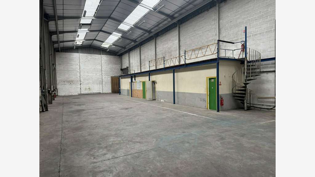 Très bel entrepôt 1000m² à vendre Bordeaux ZI Nord