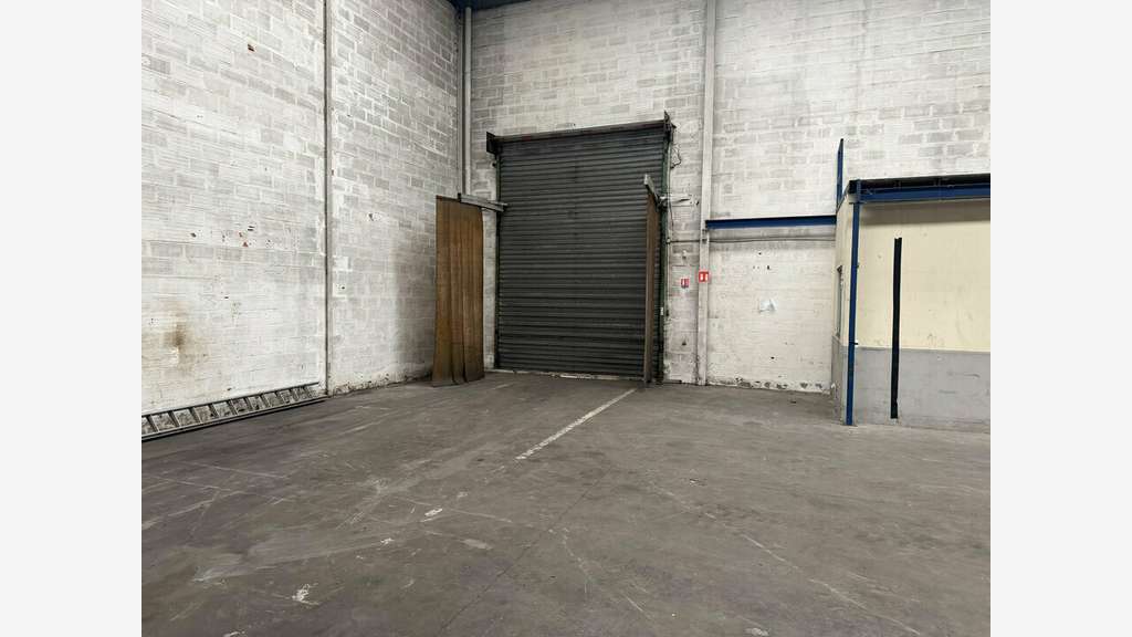 Très bel entrepôt 1000m² à vendre Bordeaux ZI Nord