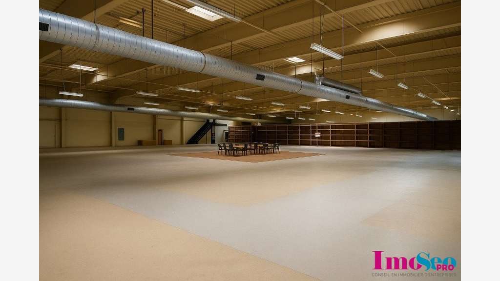 Entrepôt de 1000m² à vendre en zi Bordeaux Nord