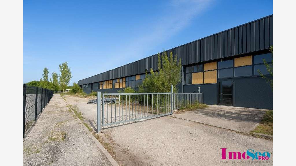 Entrepôt de 1000m² à vendre en zi Bordeaux Nord