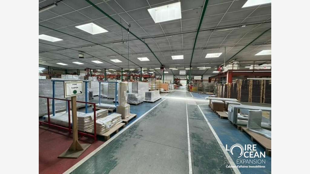 Local logistique et industrie à vendre à Bouaye