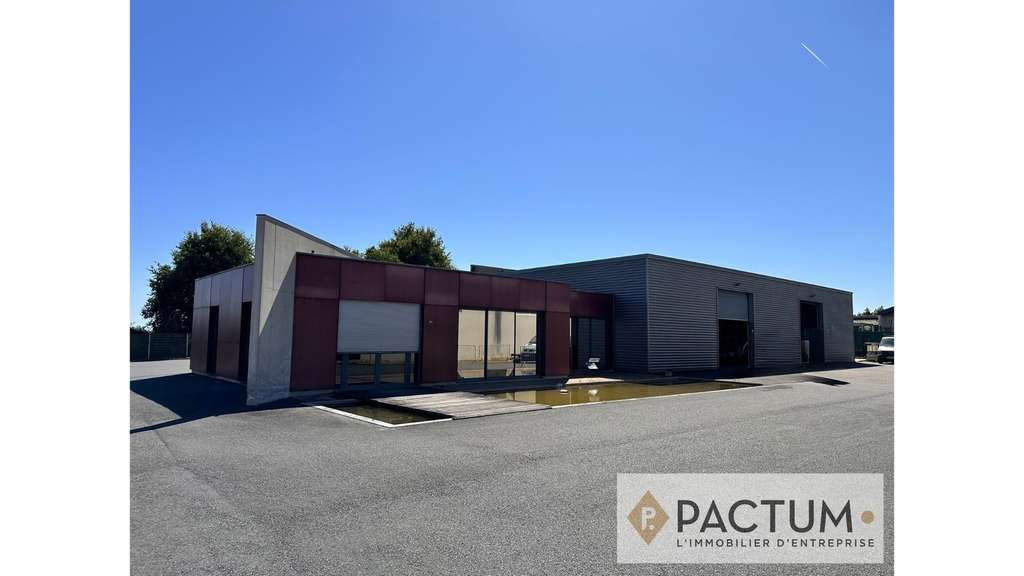 Local d'activité indépendant de 940 m² sur terrain