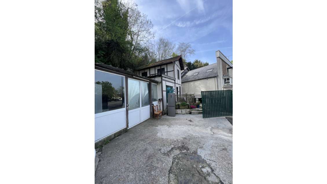 OPPORTUNITE ATYPIQUE : Lot mixte habitation /