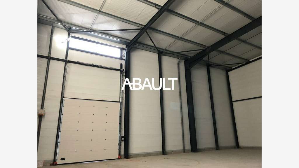Local d'activité neuf  886m² à vendre à Bouloc 