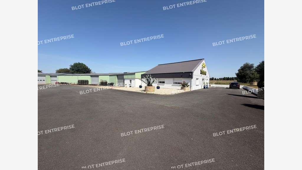 A vendre local d'activités 1200m² à Bourgbarré