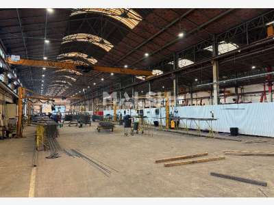 Bâtiment indépendant 6500m² à Bourgoin RD522 