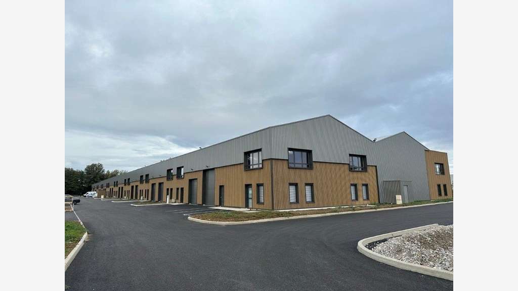 Local d'activité 234m² à vendre à Bourgoin-Jallieu