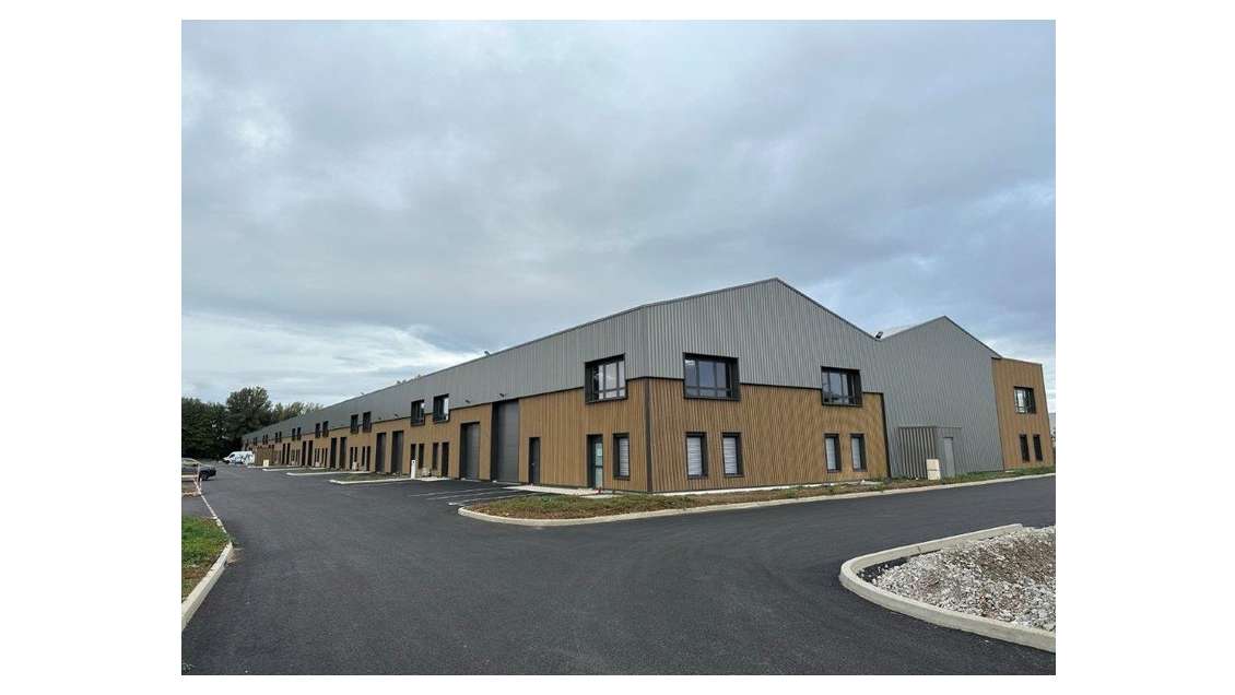 Local d'activité 234m² à vendre à Bourgoin-Jallieu