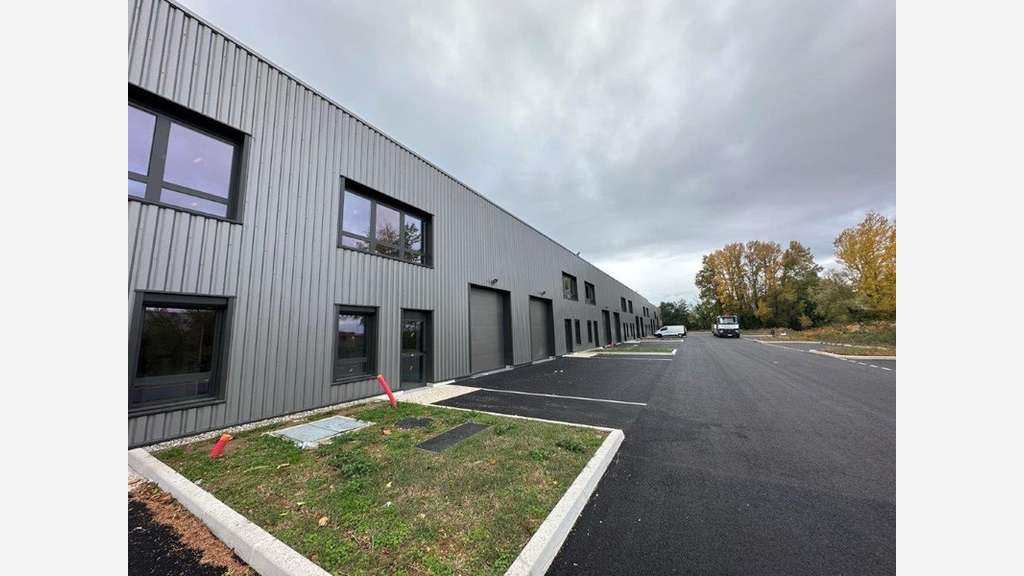 Local d'activité 234m² à vendre à Bourgoin-Jallieu