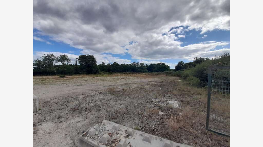 AGGLO D'AURAY - Local d'activités NEUF de 800 m²