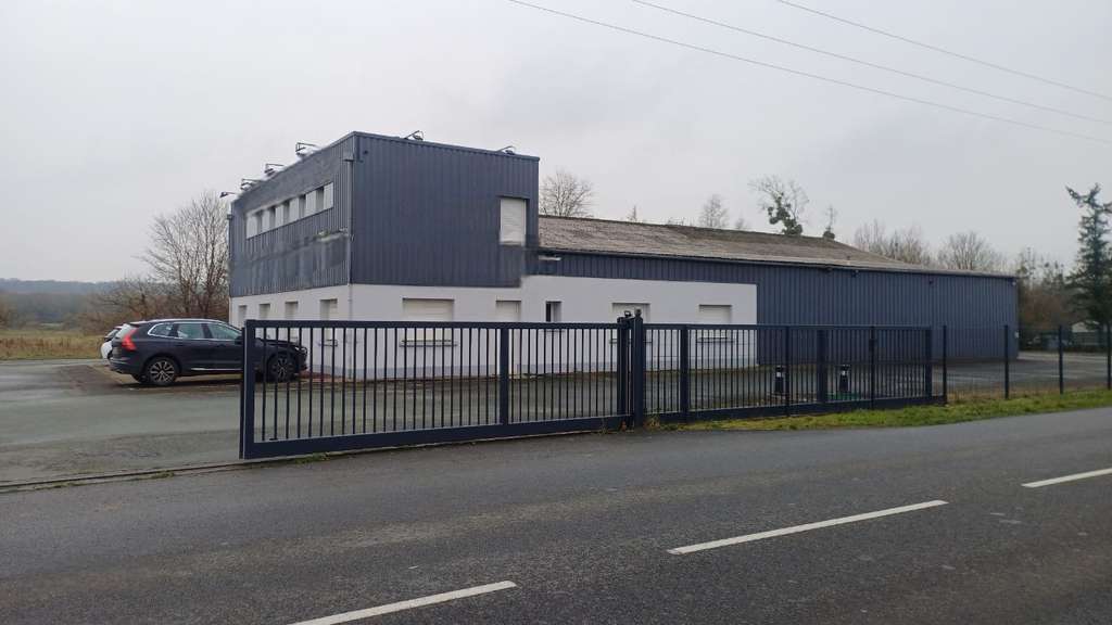 A vendre site d'activités + stockage Nord Mayenne