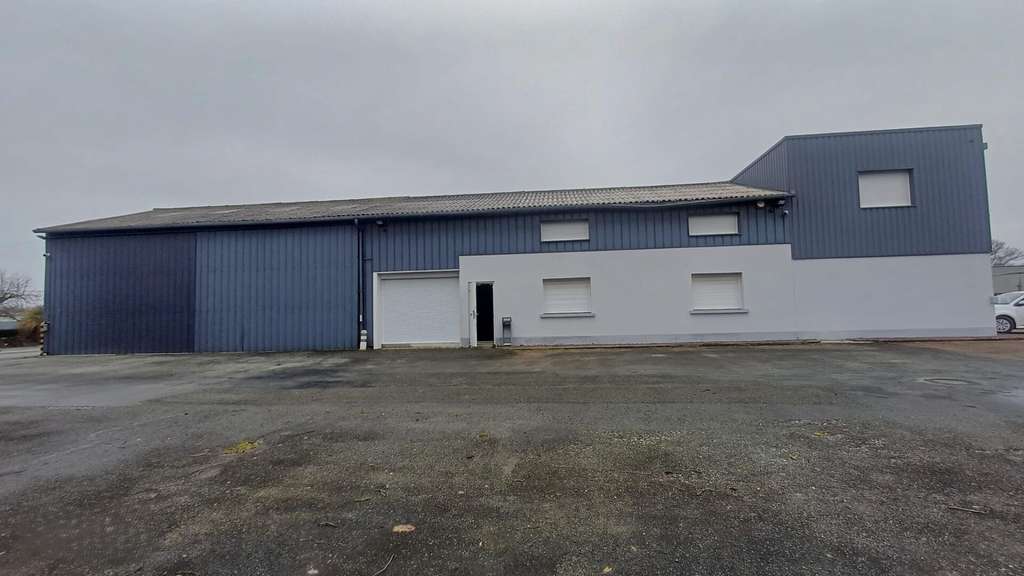 A vendre site d'activités + stockage Nord Mayenne