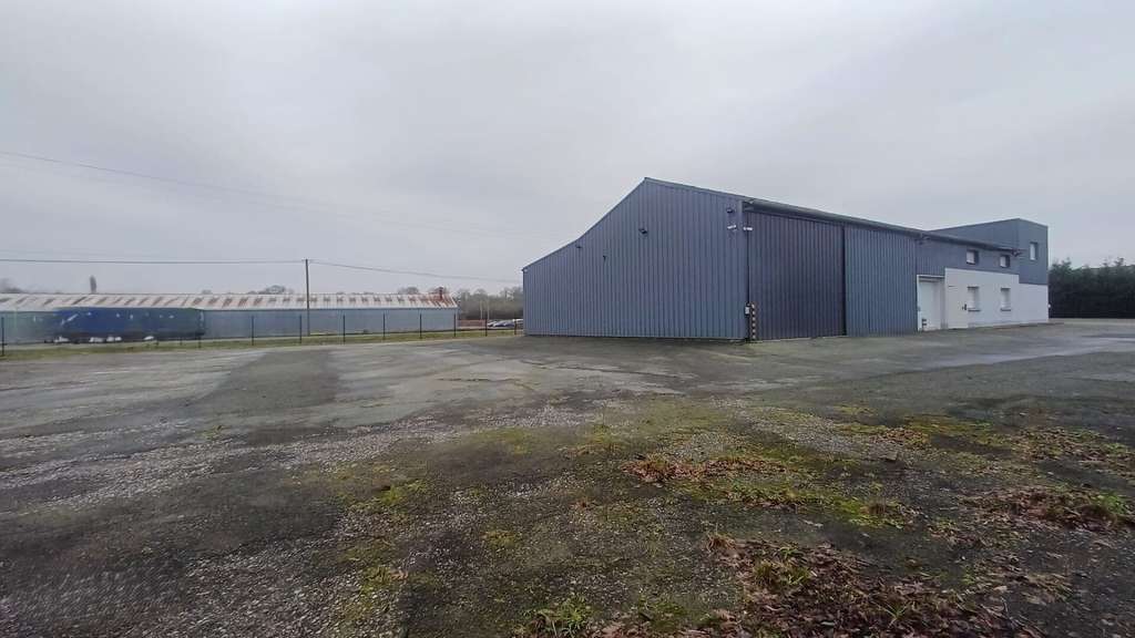 A vendre site d'activités + stockage Nord Mayenne