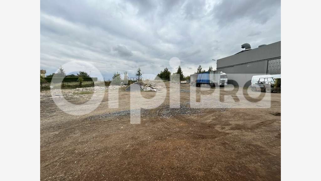 A vendre local activité 3000m² sur 1 ha Nord-Oise