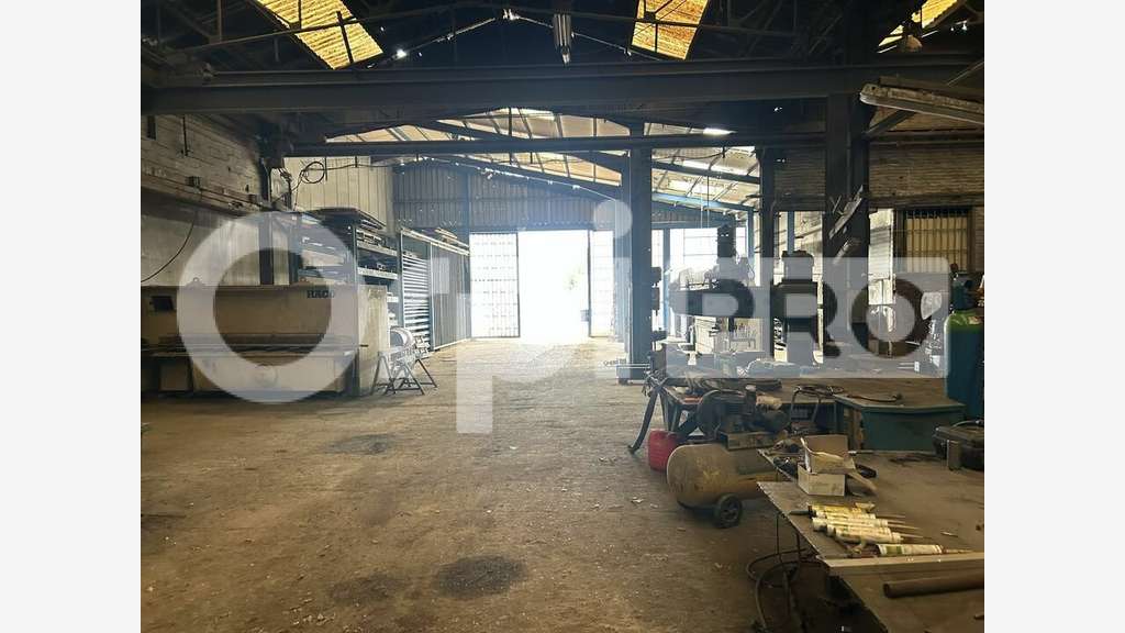A vendre local activité 3000m² sur 1 ha Nord-Oise