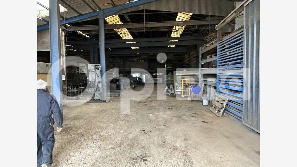 A vendre local activité 3000m² sur 1 ha Nord-Oise