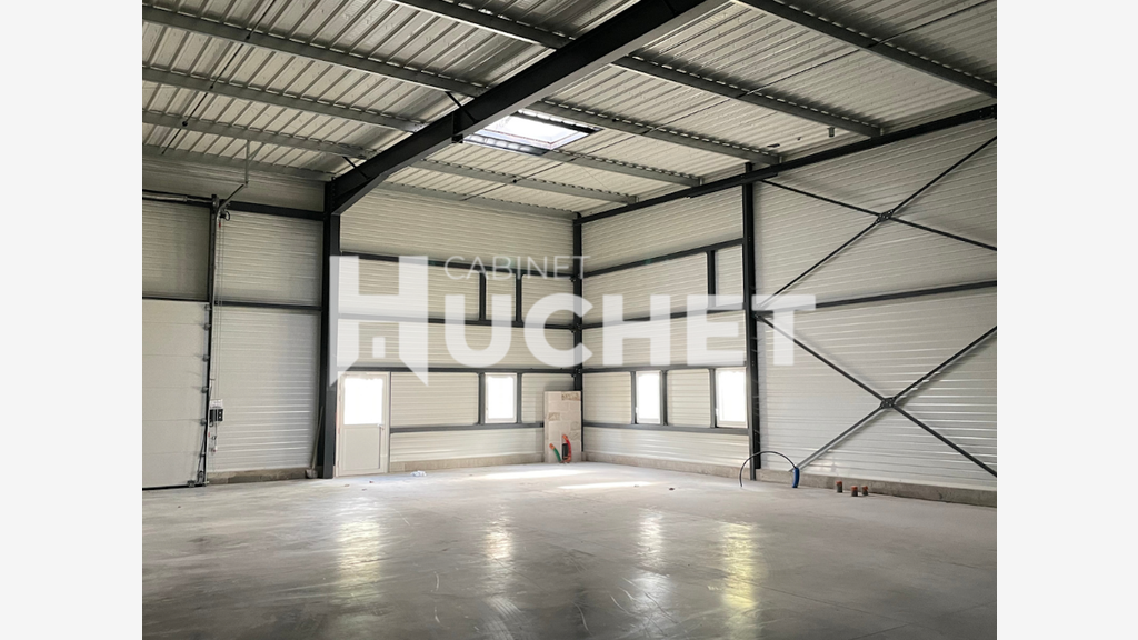 A vendre local d'activité neuf 223m² à Bretteville
