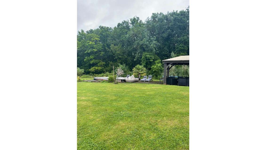 Vente local Industriel 1000m² à Breuillet