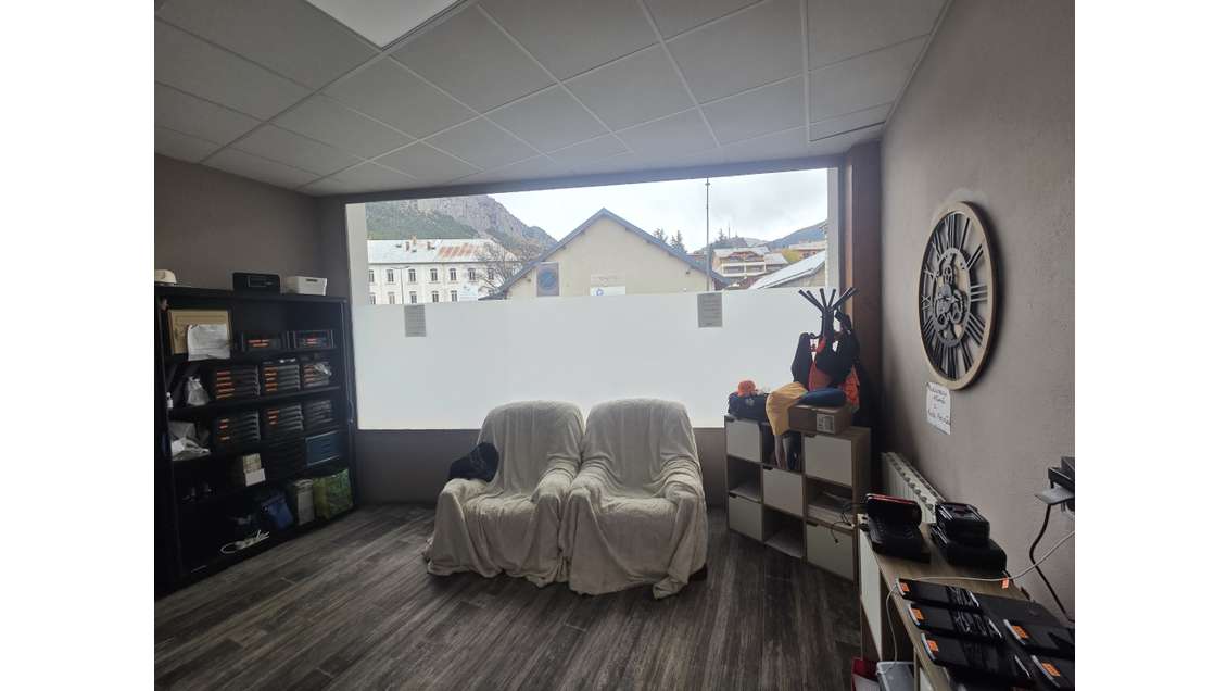 Vente entrepôts 667m² centre ville Briançon
