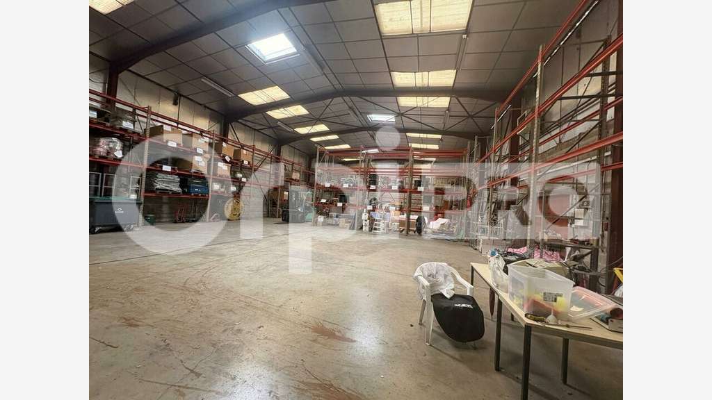 Local activité 545m² à vendre à Brie-Comte-Robert