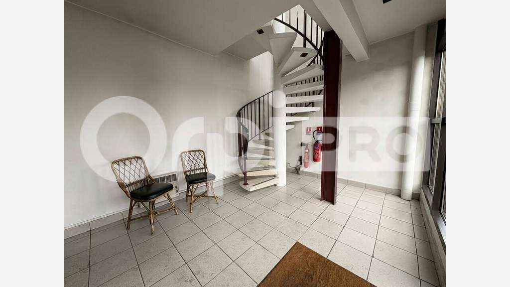 Local activité 545m² à vendre à Brie-Comte-Robert