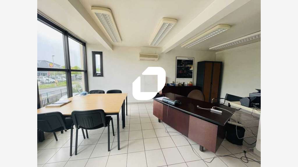 Vente Local d'activité 560m² Brie comte robert