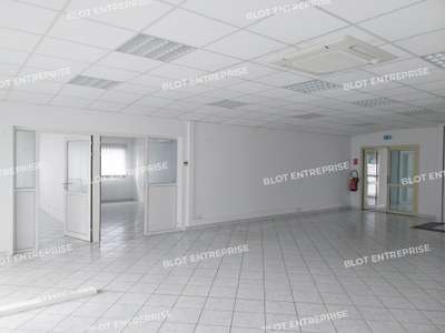 A vendre ou louer locaux activités 1211m² à Briec