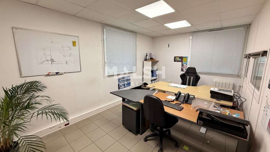 Local mixte récent 276m² à vendre  à Brignais A450
