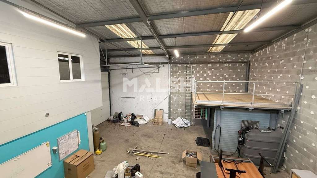 Local mixte récent 276m² à vendre  à Brignais A450