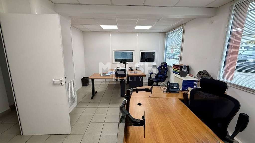 Local mixte récent 276m² à vendre  à Brignais A450