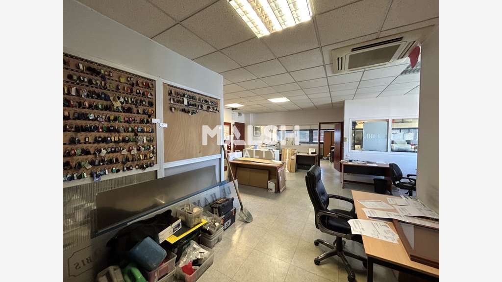 Local mixte bureaux et atelier à Brignais 2000