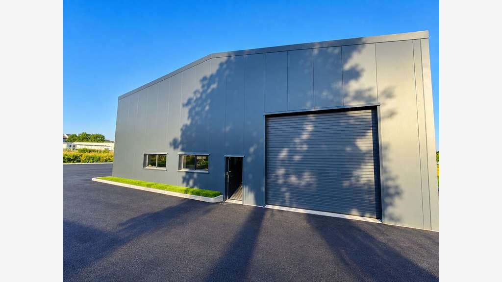 Local d'activité neuf Broons 392.20M2