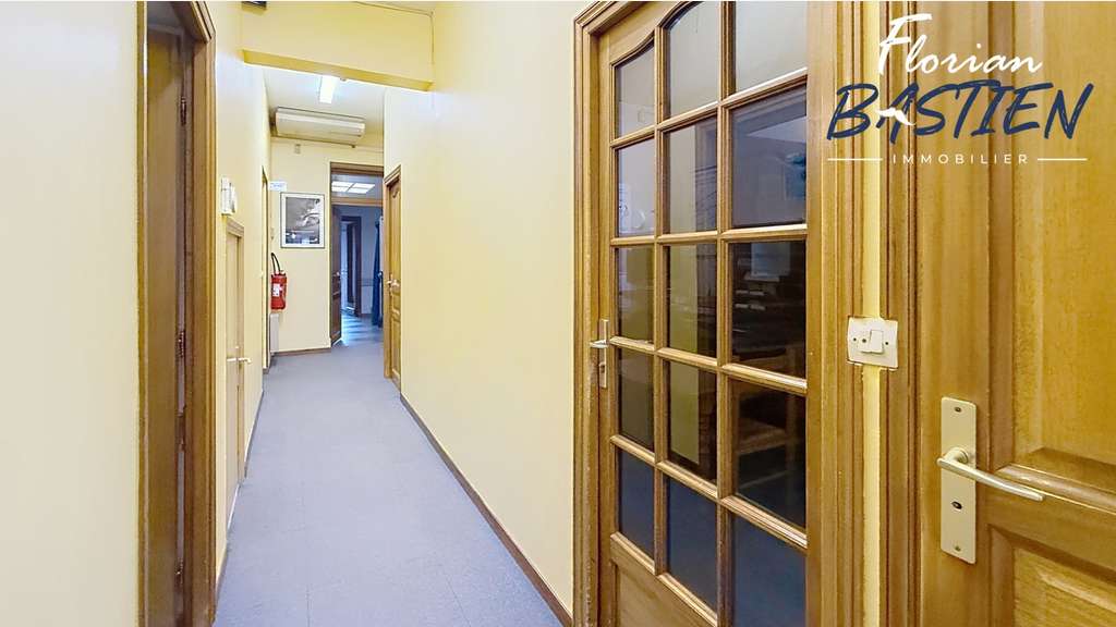 IMMEUBLE PROFESSIONNEL DE 250 M² - CABINET DE 