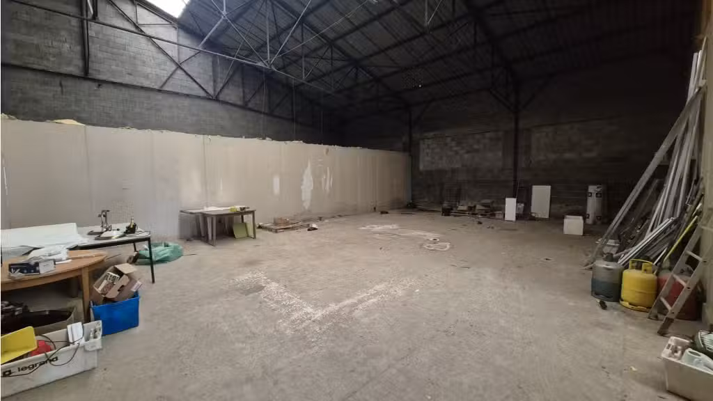 Burgnac Local dépôt de 350 m².